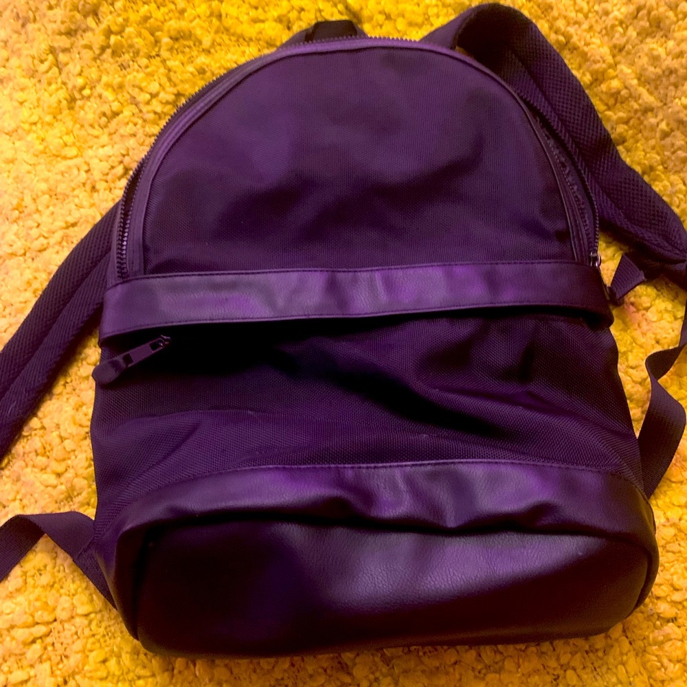 Goodfellow & Co backpack!! 🖤